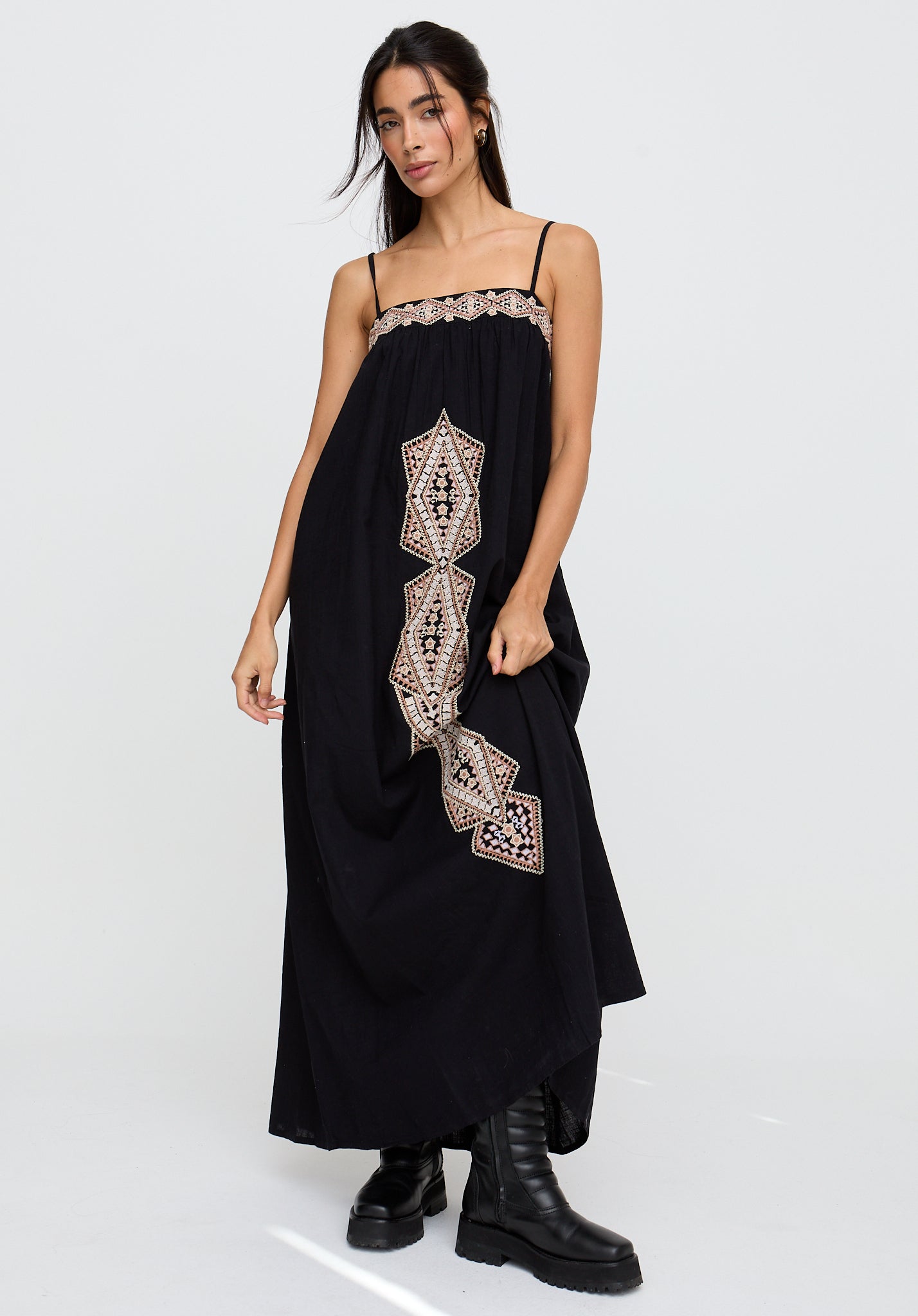 Sapphire Spaghetti Strap Embroidered Maxi Dress In Black