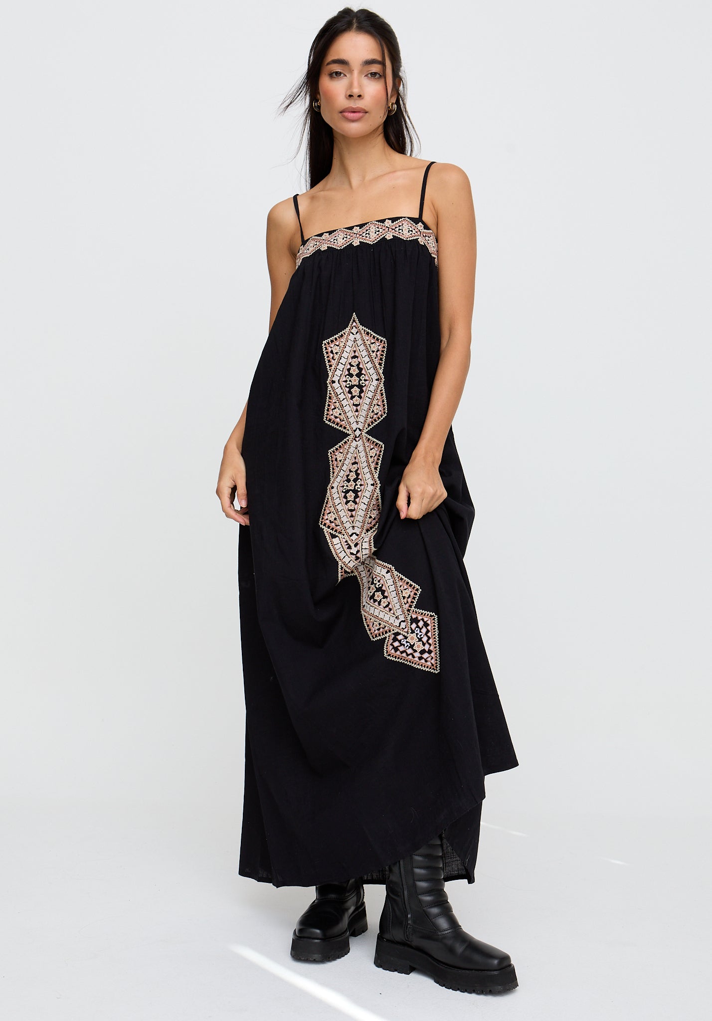 Sapphire Spaghetti Strap Embroidered Maxi Dress In Black