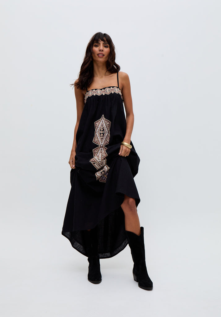 Sapphire Spaghetti Strap Embroidered Maxi Dress In Black